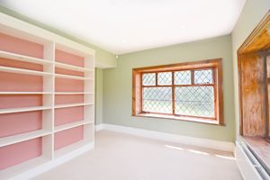 Sitting room/study- click for photo gallery